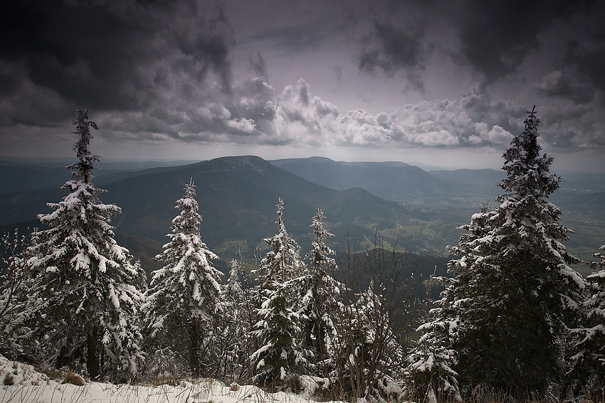 IMG_5623.jpg - Pohľad z Lysej Hory na JV ii.