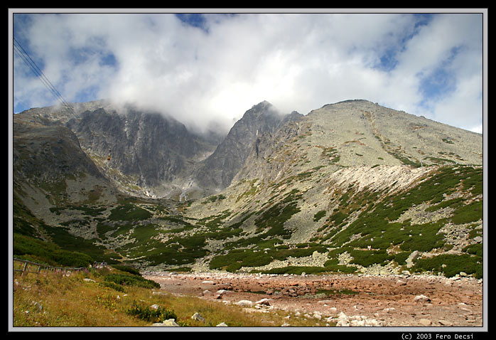 IMG_3579M.jpg - Skalnaté pleso... (nájdi lanovku)